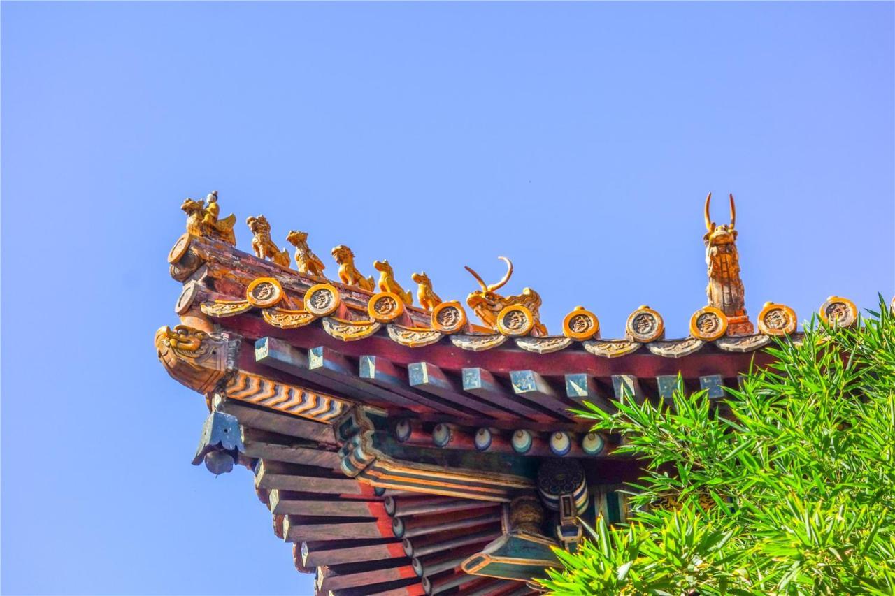 The East Hotel-Very Close To The Drum Tower,The Lama Temple,Houhai Bar Street,And The Forbidden City,There Are Many Old Beijing Traditional Hutongs Around The Hotel ,Experience The Culture Of Old Beijing Hutongs,Near Exit A Of Shichahai On Metro Line Luaran gambar