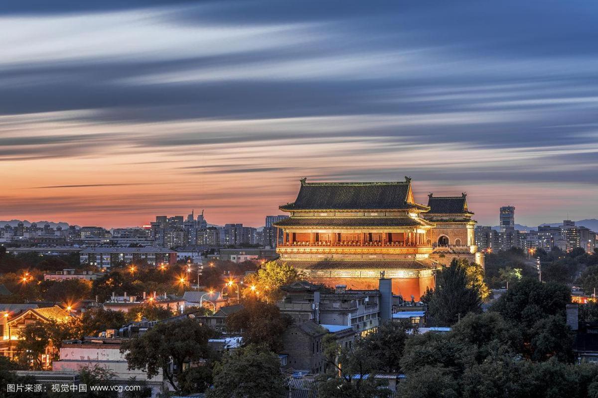The East Hotel-Very Close To The Drum Tower,The Lama Temple,Houhai Bar Street,And The Forbidden City,There Are Many Old Beijing Traditional Hutongs Around The Hotel ,Experience The Culture Of Old Beijing Hutongs,Near Exit A Of Shichahai On Metro Line Luaran gambar